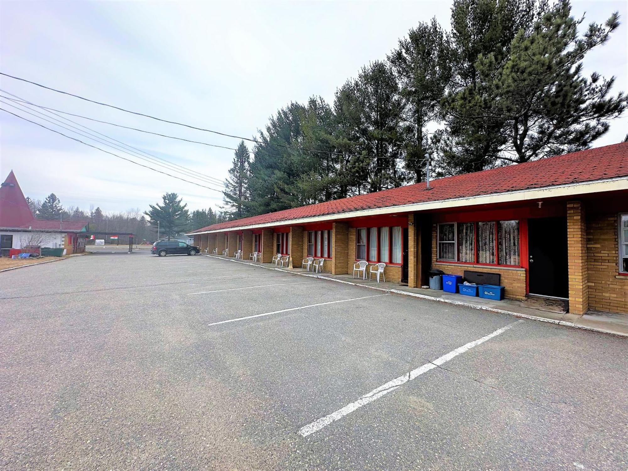 Red Top Motor Inn Iron Bridge Exterior foto